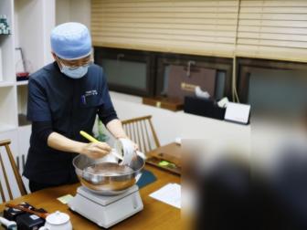어머님께 선물드릴 사향 공진단 참관하셨어요