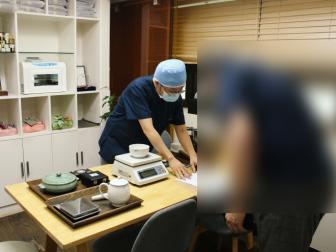 부모님께서 복용하실 원방 공진단 참관 이야기